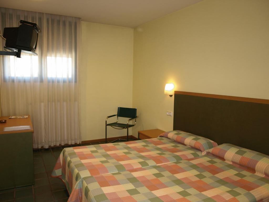 Hotel Lugones Nor Номер фото